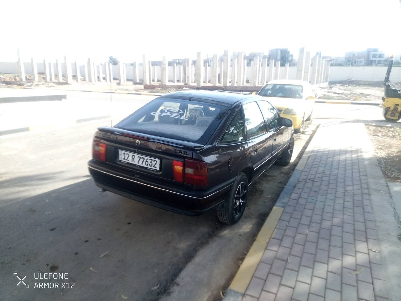 فيكترا موديل 92 رقم انكليزي بسمي كابون بانزين بيها محرك 16شرط كير شرط سياره مصبوغا عام عدا السقف دوائر ودوسات ما مصلحا السعر 43 للاستفسار ***********
