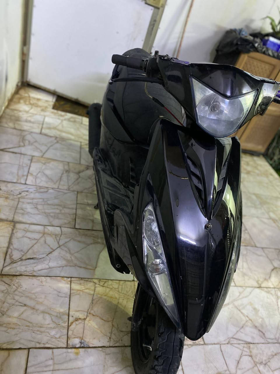 سلام عليكم 
ماكس مضلع كابريته 
كفرات  نضافه 80%
محرك بلاد اخرس 
عليهة كلج خلفي رياضي و صالنصه fm
مكانه كاضمية ***********
