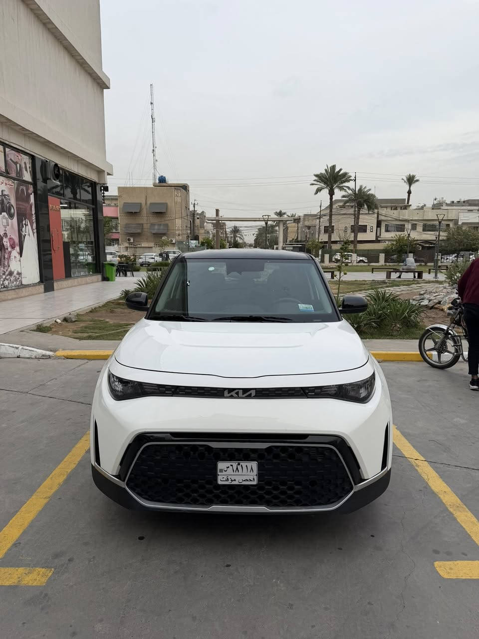 السلام عليكم
سلام عليكم
للبيع كيا صول موديل 2025  حجم المحرك 2000 دوش ماشيه 
2 الف فقط يعني زيرو السياره جديده كلش كلش  
حادث ((بدون صبغ)) فقط تبديل 
بنيد وجاملغ فقط بدون دواخل بدون كلشي 
موصفات  ايباد وبجم عدسه ابواب بصمه 
كشنات كهرباء كشنات تدفه شاحن وايرلس تبريد بيانو رادار امامي شغال رادار خلفي رادار يمنه ويسره حساس اطارات كشاف امامي شغال نضمه قياده
السياره جديده كلش
لد امامي شغال لد خلفي شغال اشاير بل مري ولكب كروم حجمه 18  اناره داخليه دمام صوت امامي وخلفي
تشغيل عن بعد اطفاء ذاتي
انضمه قياده السياره ذاتيه 
للأستفسار ***********
السعر:148 وبيها مجال شويه 
موقع : الخضراء
