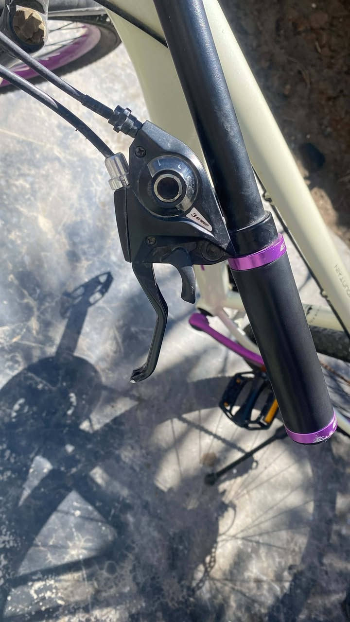 بايسكل Ezel حجم 28 للبيع بغداد سعر 140 الف عطل فقط  يده كير   خلفي تتبدل ب10 الف 
***********
