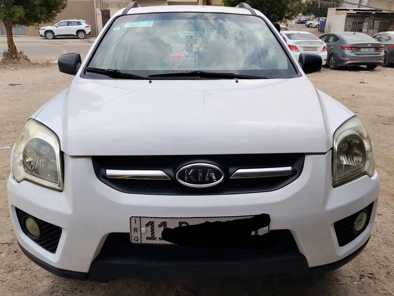 السلام عليكم للبيع كيا سبورتج خليجي ٢٠٠٩ محرك ٤ سلندر ٢٠٠٠ دوش فور ويل دبل كزوز  داخل بيجي شاشة جبيرة كامرة خلفية خمسة ويل كب منظومة زنون تخم تاير صدر أمامي خلفي تبريد تدفئة جاهزة والحمدلله ومحرك كير ما مفتوحات ع ابلادي رقمها بغداد الجديد والهزة جديدة السيارة مكفولة من الحادث والتبديل بيها نص باب الصدر الامامي صبغ فقط الباقي مكفول  والسيارة جدآ نظيفه سعرها  ١٢٢$ وبيها مجال بسيط للشراي ان شاءالله للاتصال *********** والرقم بي واتساب هم مكان السيارة بغداد جانب الكرخ
