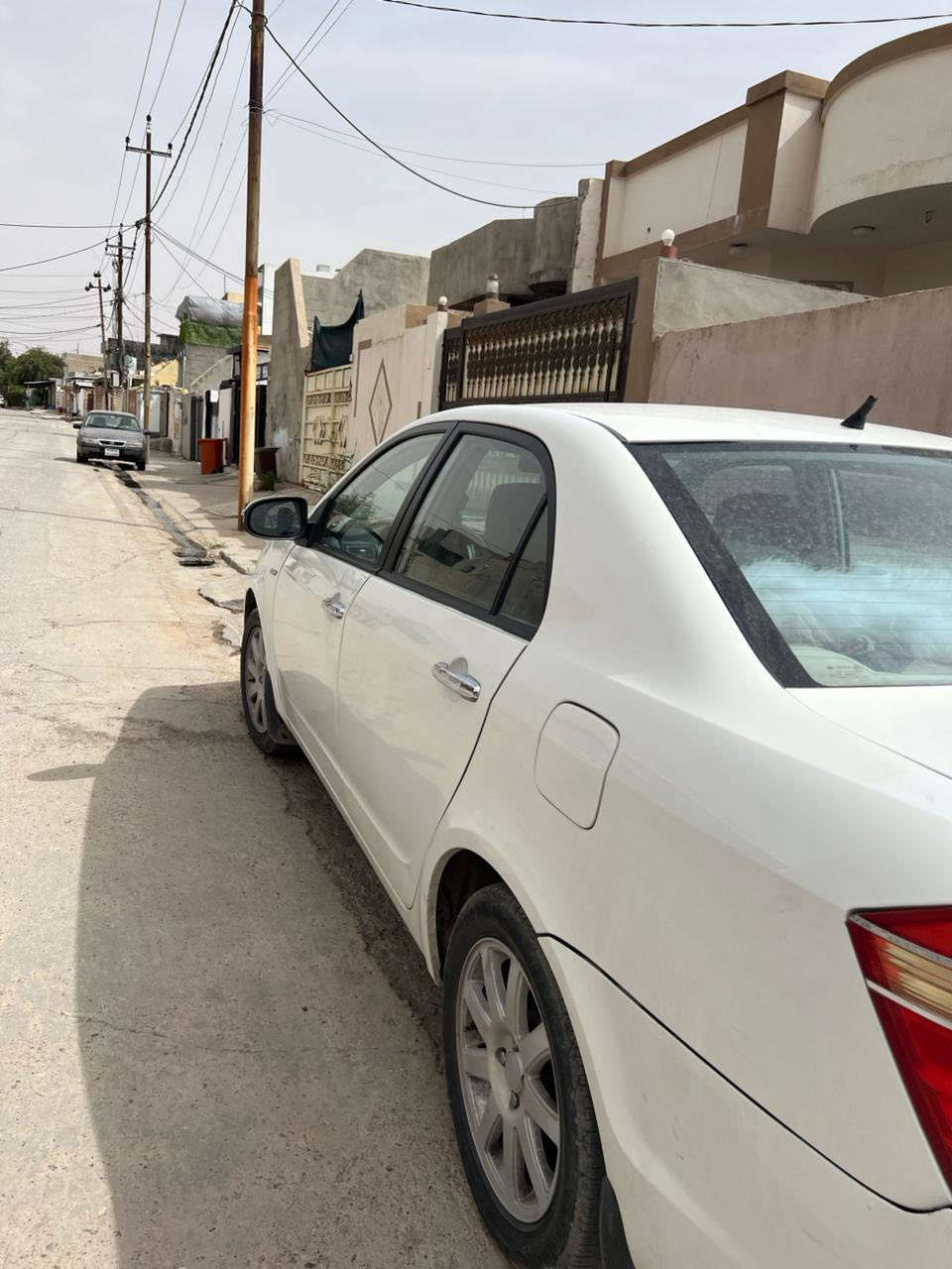 جيلي موبل لل بيع موديل 2013 رقم جديد سنويا جديد رقم كركوك بطاقة بنزين موجود سيارة بسم نة  واشرط  تحويل كير وا محرك وا تبريد ثلج اب شارط كير عادي قطعتين بارد فقط سعر 63 رقم صاحب سيارة *********** Zana Nazm
