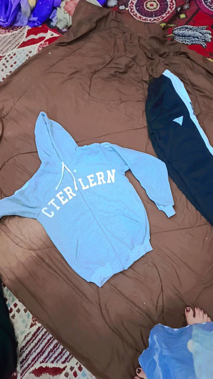 تركات رجالي  شبابي  خامه سعر التراك ٦  الف واذ اخذت ٥تركات احسبهم ٢٥ الف تصفيه محل بيهم كل القيسات  بعد بيهم الوان اكو توصيل الرقم *********** واذ كلهم شلعه احسبلك التراك ٤ الف بيهم ٥٠ تراك بيهم كل الوان والقيسات
