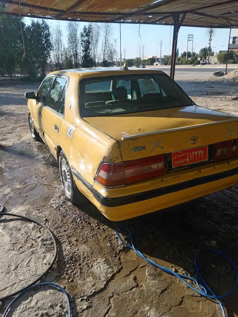 للبيع موديل 2000 بيها كص قماره  مكينه وكير شرط حداديه أمامي وخلفي حلوه والباقي شوف العين السعر 40 وبيها مجال مكان السياره سماوه رميثه ابيع كوم حديد ***********
