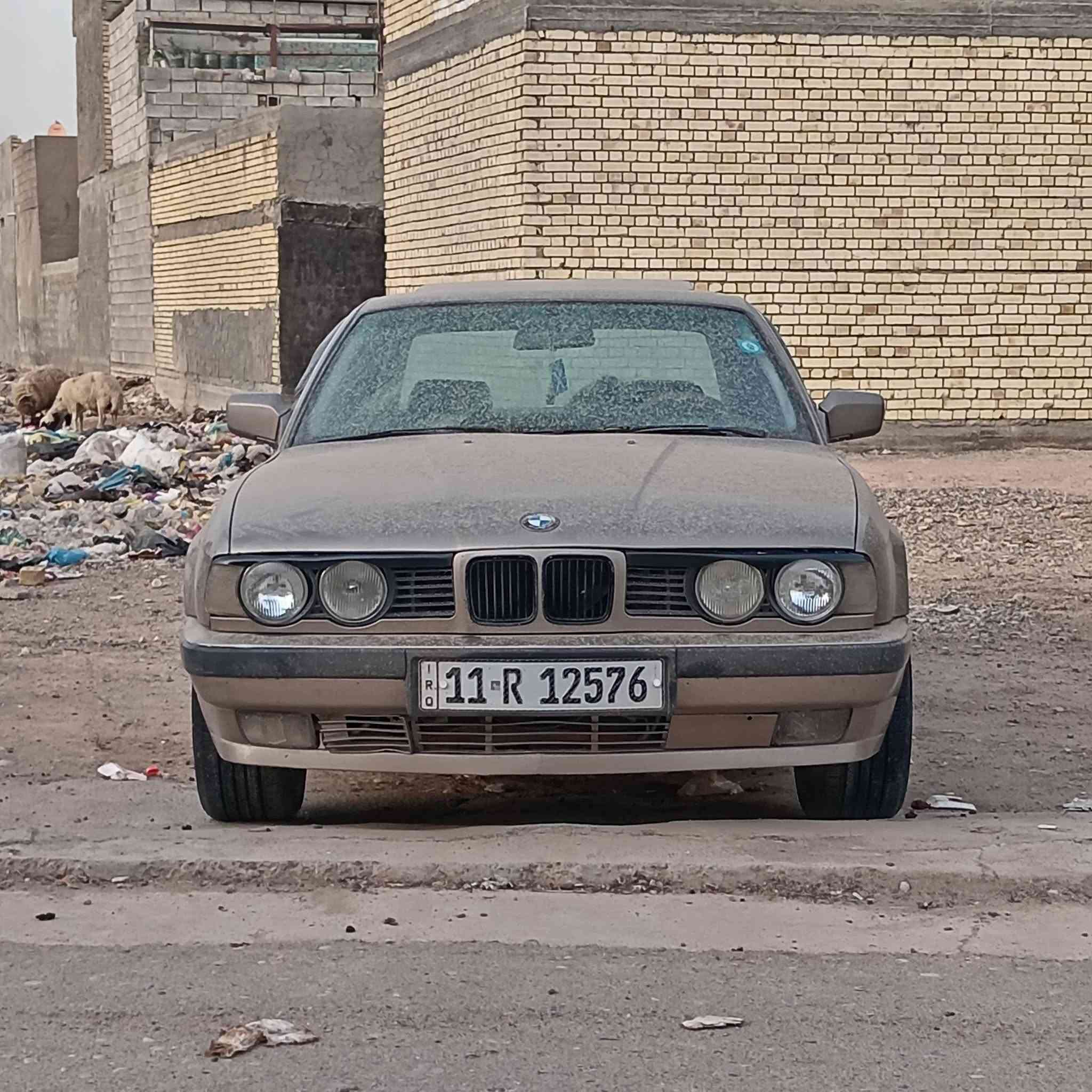 سلام عليكم  بي ام دبليو لبيع كهربائات كلهه شغاله تخم تاير جديد رقم بغداد بسمي توماتيك كير محرك خير من الله استفسار ***********مكان بغداد  السعر 45 وبي مجال
