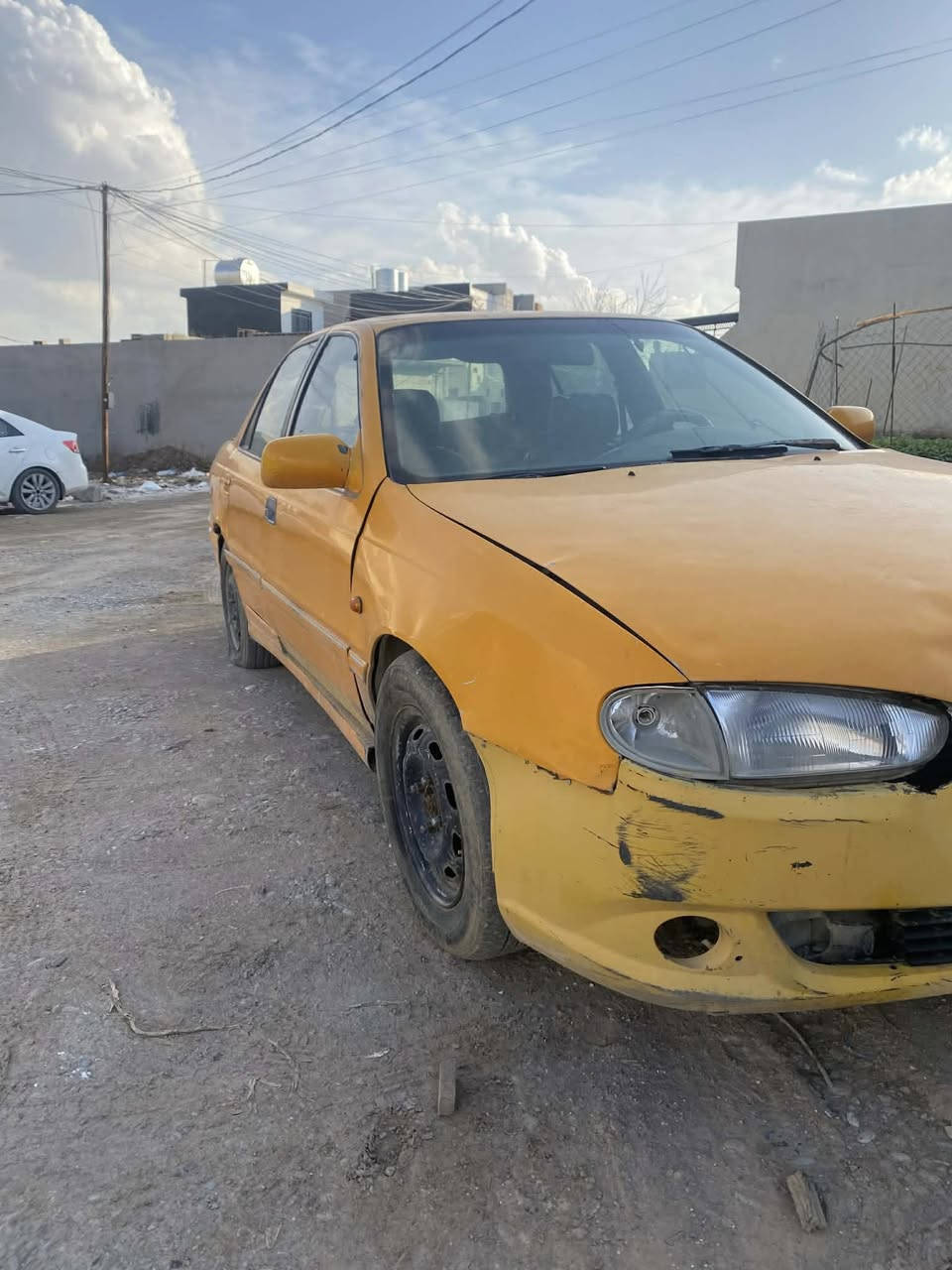 سلام عليكم سياره للبيع مستعجل سعر 10شرط تحويل وكال فقط عنوان كركوك رقم موبايل ***********
