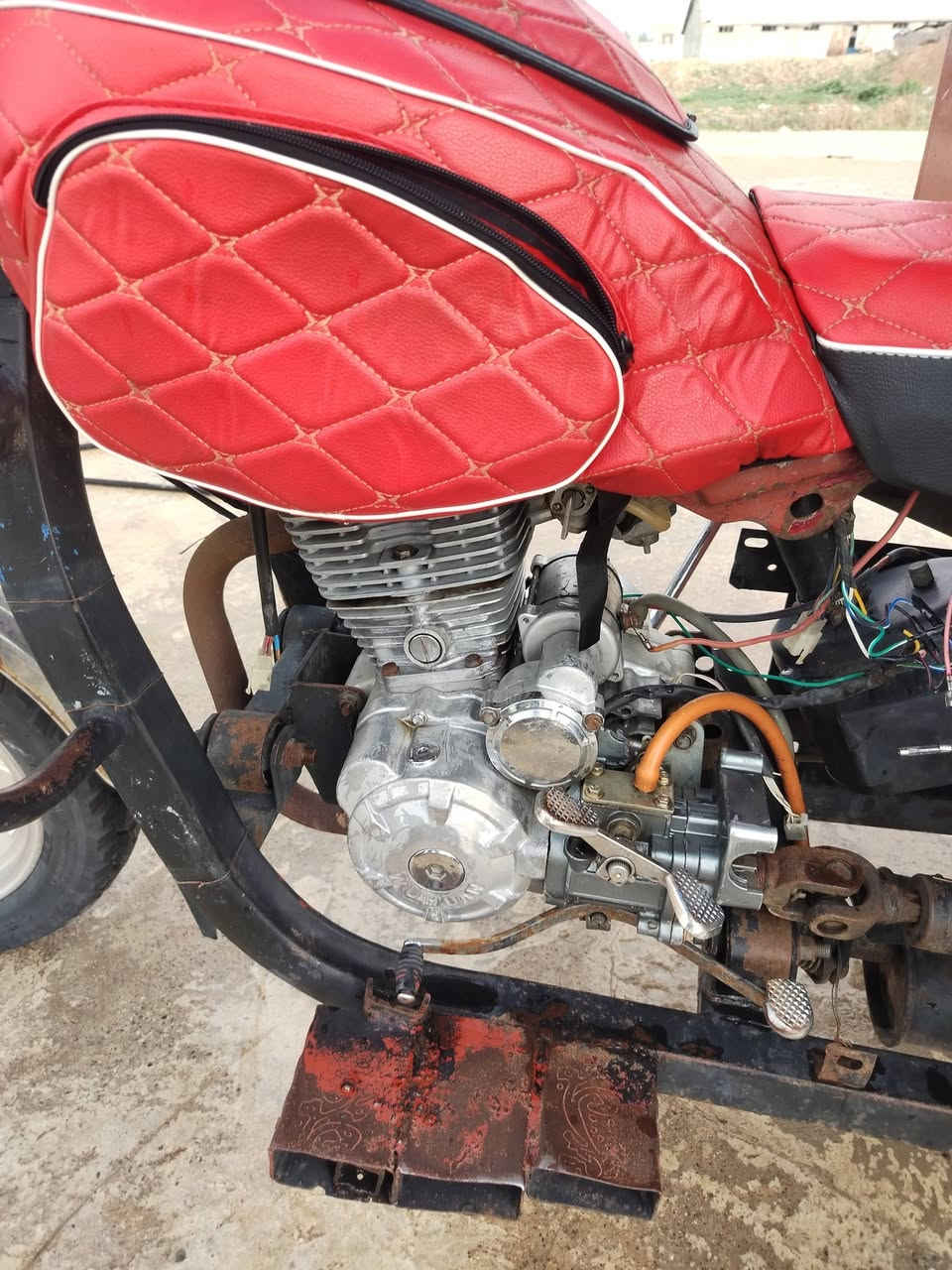 ستوته نضيفه للبيع كهربايات كامله لايتات كامله محرك مابي صرف سلف هندر تايرات نضيف سعر  100بيها مجال


**إذا كنت صاحب هذا الإعلان وتريد حذفه لأي سبب، رجاءا أرسل رسالة إلى الدعم الفني**