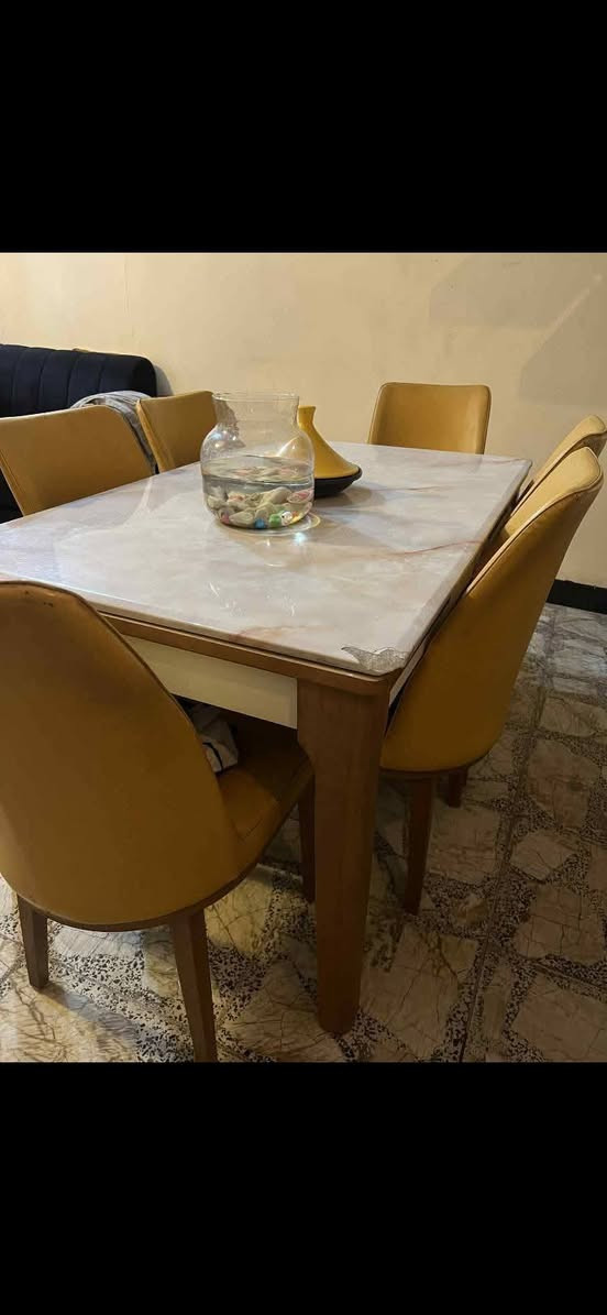 ميز طعام صاج تركي مرمر ثقيل سته كراسي وسرير ابو مخزن مع دوشك للبيع بسعر مناسب
بغداد شهداء السيدية ***********
