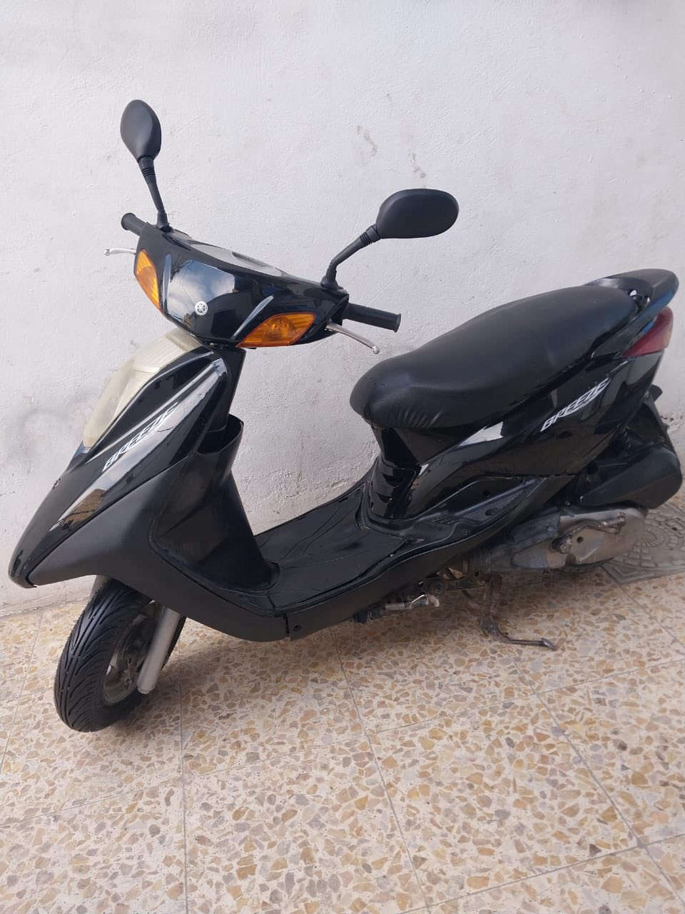 سلام عليكم للبيع بريز ياباني نكره سلف مكينه مكفوله ابد ما مفتوحه كهربيات شغاله كابريتر بلادي والسعر ٤٧٥ مكان بغداد بلديات أوراق كامله  دراجه جديده نتصل *********** خاص ما جاواب
