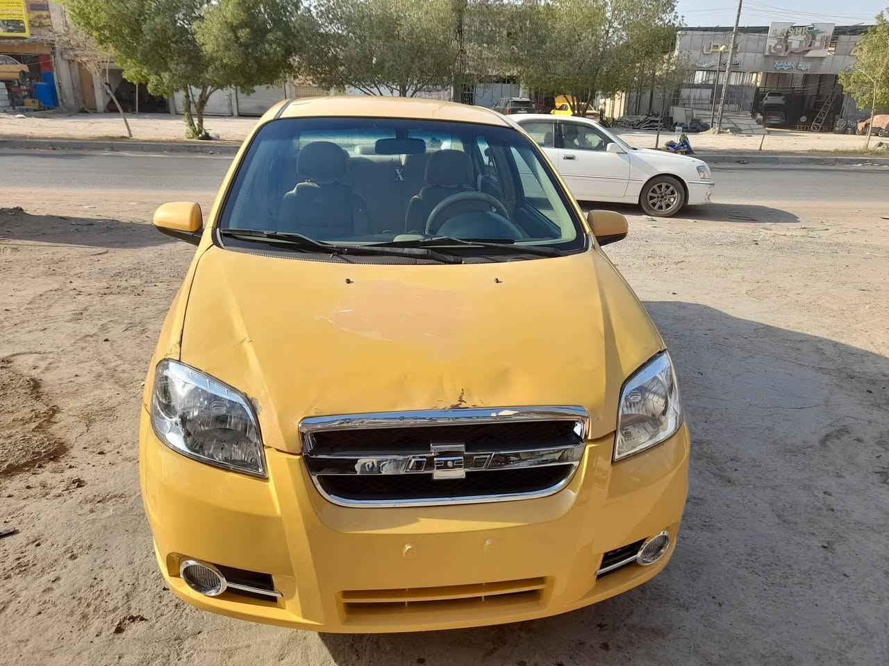 السلام عليكم
افيو 2011 وارد خليجي السيارة بأسمي رقم بغداد 
كير اوتو 
مكينه 1400 مفتوح 

مكينة و كير خير من الله 
السيارة مكفوله من الصبغ  و الضربة 
تبريد + تتفئة ع شرط 
السعر 55 و بي مجال 
السيارة مكان نجف 
الرقم / ***********
