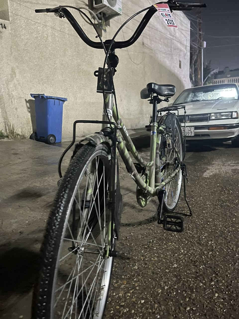 السلام عليكم بايسكل للبيع موشم بعدة لوك كلشي جديد بي بناتي حجم 26 السعر 180 وبي مجال للطيبين رقم *********** بغداد البياع 🔶
