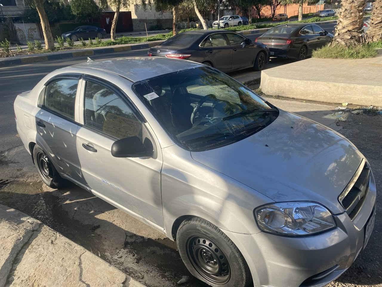 افيو موديل ٢٠٠٩ كوري
كير توماتيك 
قطعتين ونص صبغ 
باب نفر بي بارد
مكينة وكير ممتاز 
بيها اثر شخوط مال بولش خشن بوند وسقف وصندوك
سنوية هزة ساقطة
السعر ٥٨ نهائي
***********
