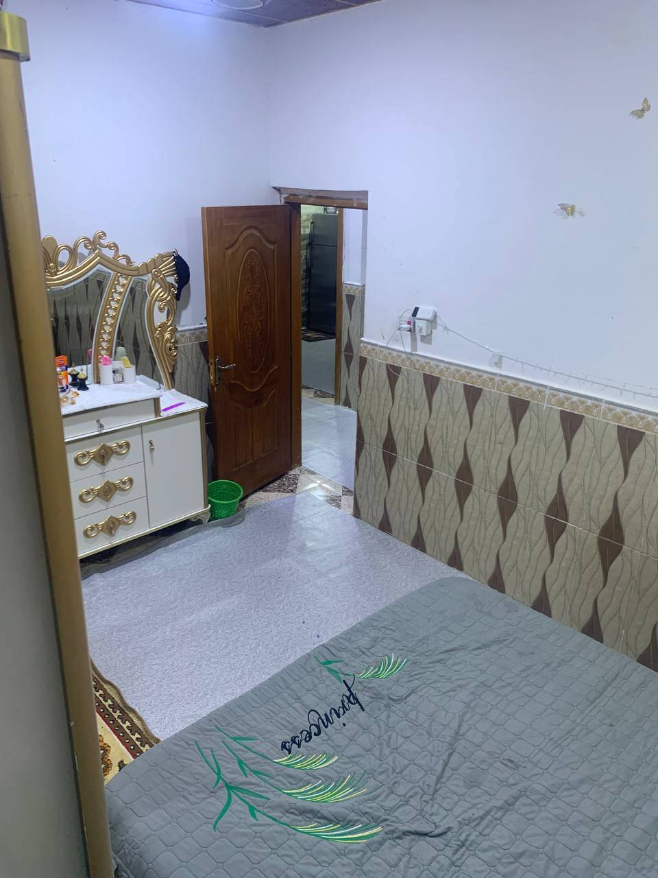 السلام عليكم 

بيت للبيع 

#المساحة: 100 متر

#السعر : 65 بي مجال قليل للطيبين 

#نوع العقار :طابو صرف زراعي سند 25 وكاله من ابو الأرض   

#موقع : ابو الخصيب العوجه النزيله شارع ابو حسين الخياط أو شارع أولاد عامر

#الرقم : ***********

البيت طابقين 

الطابق الأول 
بي غرفه وديوانيه ومطبخ حار وبارد وصحيات خارجيه وداخليه

الطابق الثاني 
بي غرفه على طول البيت ومخزن وبيتونه للعلم الطابق الثاني سندويج 

#انتباه : انه مو ابو عقار انا المالك
