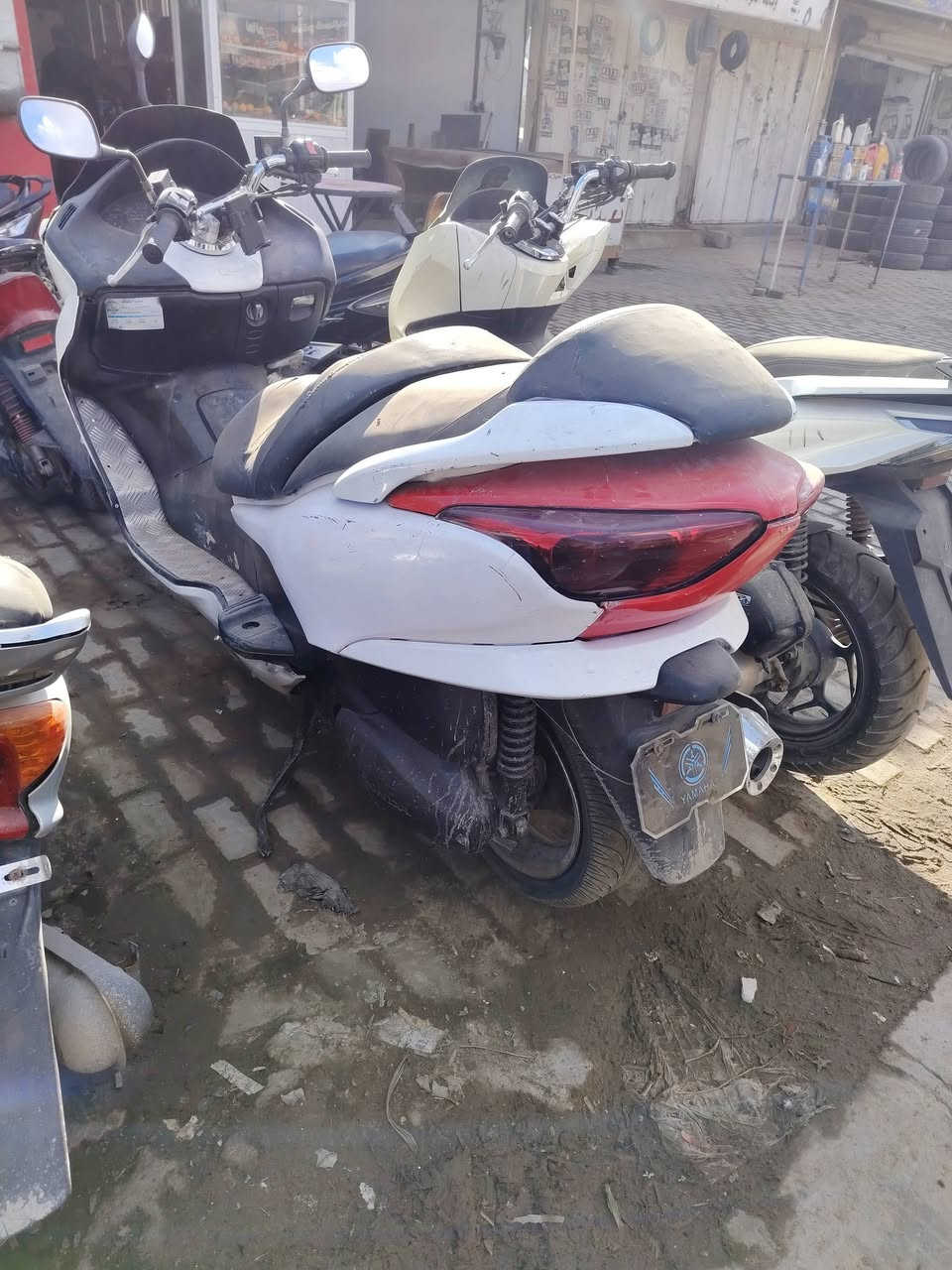 السلام عليكم شباب عندي دراجه صفر 8 مكفوله كفاله عامه بس بيها ملاحضات بل كفرات وكلشي بيها شغال دراجه عميه نقصها تاير ويل خلفي الي يريد يتواصل وياي ***********
