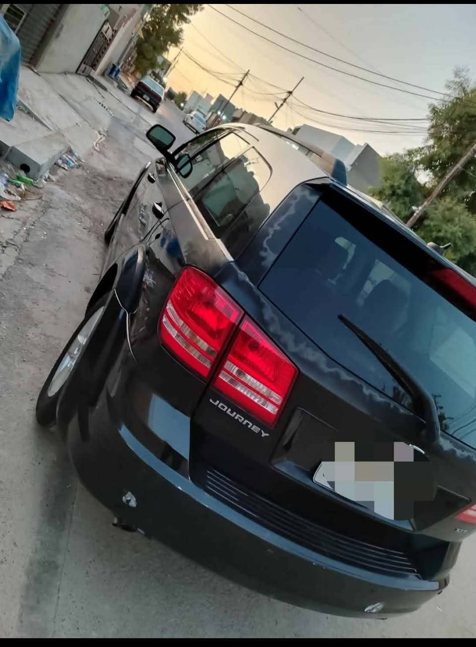 دوج جورني ٢٠٠٩ سته سلندر خمسه راكب السياره بيها قطعتين صبغ و رقم سنويه جديد بسمي سعره ٨٥
***********
