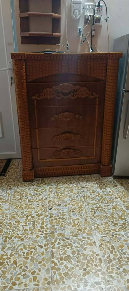 السلام عليكم
غرفة صاج عراقي كلش نظيفه 
الغرفة عبارة عن صاج من داخل والخارج 
سعر مليون و800 العنوان موصل الايمن مشيرفه الثانيه 
الاتصال :***********
