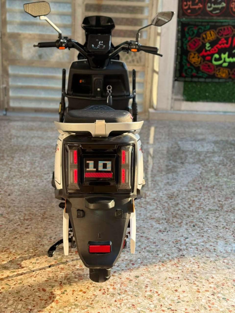 دراجه صاعقه شحن للبيع
سرعة 80 

4 سرع 

6 بطاريات 32 امبير مسطره  

نظام سرقه 

لايت عالي ناصي 

دبل اشاره 

مثبت سرعه 

نظام الرجوع الى الخلف البك 

دسك امامي خلفي 

نظام TCS 

السعر 900 الف

بغداد شارع فلسطين 

***********
