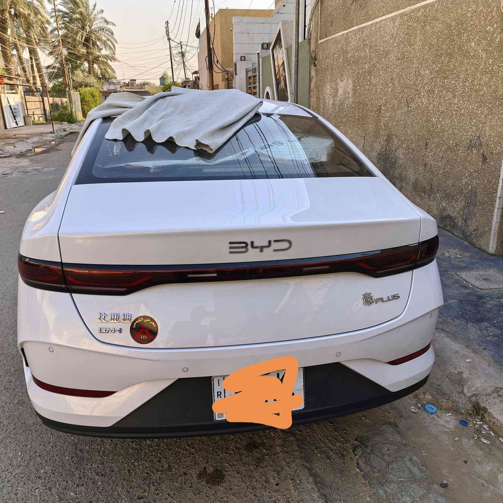 السلام عليكم byd Qin plus موديل 25 سيارة نظيفة جدا ماشيا 5000 مكفولة كفالة عامة عدا عندي صوت بين المحرك الكهربائي كير ماادري وعزم السيارة شوية قل ما اعرف شنو السبب بيه ارضيات وغلاف ستيرن وغطا دشبول وياه سبير جديد الاصلي مال الشركة نفس الي بيه وياه جك كله جديد وجادر ويا عارضه 18 مليون وبيها مجال وبيها مجال لجادين سيارة رقم بغداد  مكاني الزعفرانية بغداد
*********** موجود واتس
