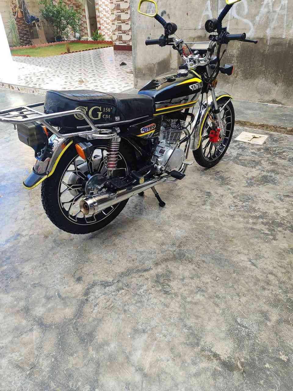 السلام عليكم دراجه 24 للبيع وترهم مراوس حسب القناعه دراجه نظافه مثل ما موضح بالصوره *********** والخاص مفتوح
