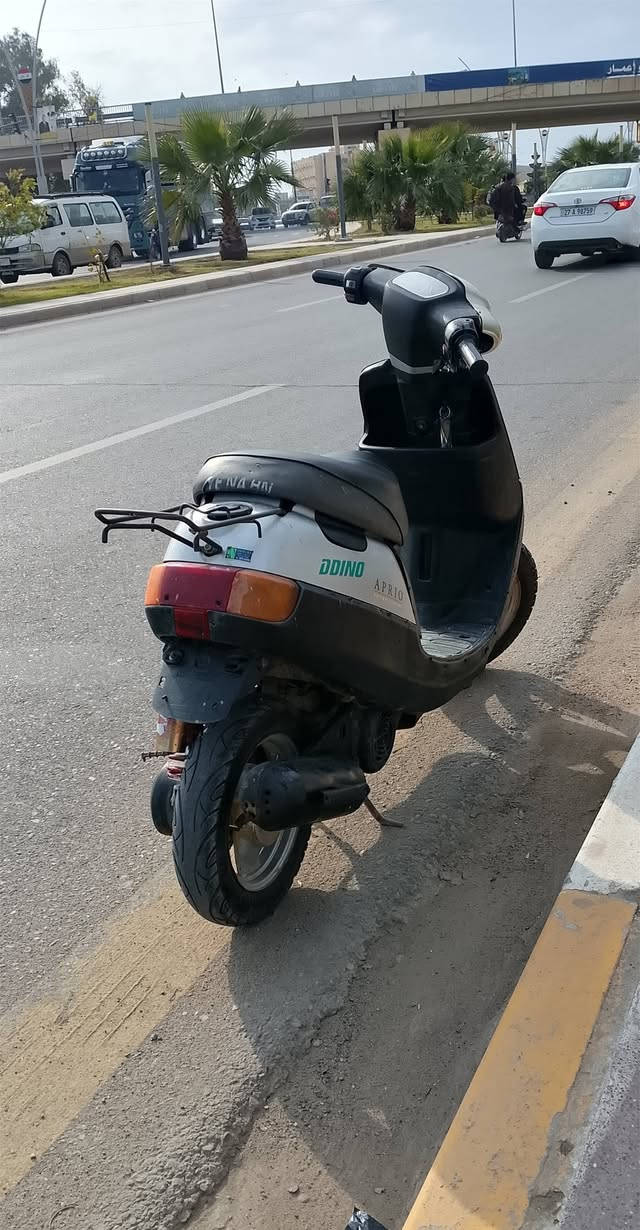 بتره فحل خطين شغاله سلف هندر لايت بك لايت هورن عداد سرعه عداد بانزين قفل سكان قفل جنطه دبلات كله شغال كفرات اصليه اصليه دراجه نضيفه وناعمه وشلعتها قويه  مال جناي مبدل بيها بستم فقط الباقي كفاله السعر 250 مكان ناصريه ***********
