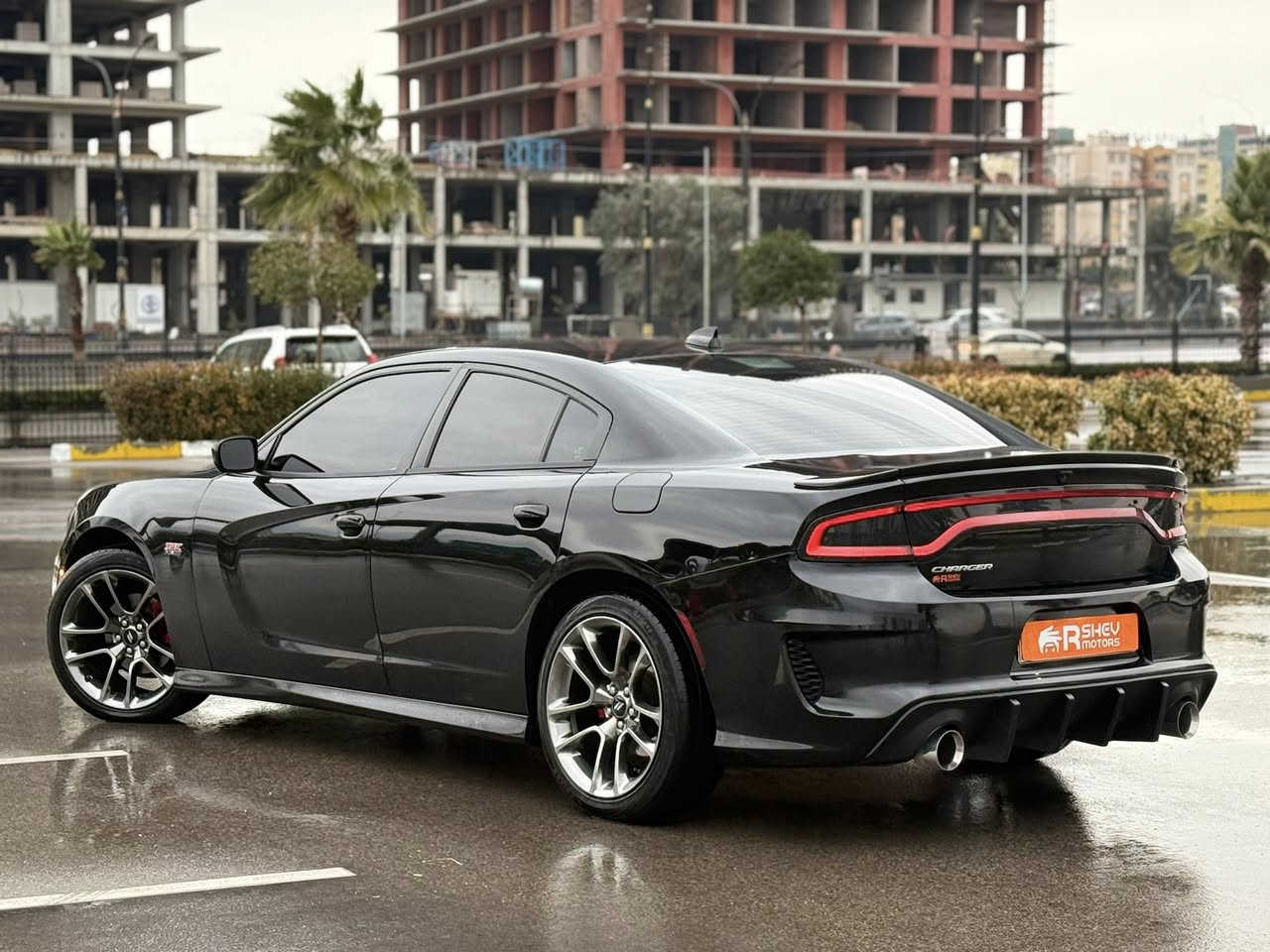 سيارة محدثة SRT و كلش حلوة 😍🔥
Dodge Charger 2017
دودج جارجر ٢٠١٧

مواصفات SXT 
(شاشة كبيرة الحجم-مقاعد كهربائية و تدفئة)

مكينة ٦سلندر حجم ٣.٦لتر تنفس طبيعي
ماشية 153,000 ميل و بحالة ممتازة 

السيارة بدون صبغ و محدث SRT
كلش حلوة و نظيفة السيارة

رقم و سنوية جديدة دهوك الدولي شرط التحويل
مكفولة من كير و محرك وكهربائيات

ب  سعر (205$) ورقة و بيها مجال بسيط

مكان السيارة

دهوك -معرض ارشف R-Shev
رقم51 من معارض التيرمينال 

واتس اب - كورك 
***********
