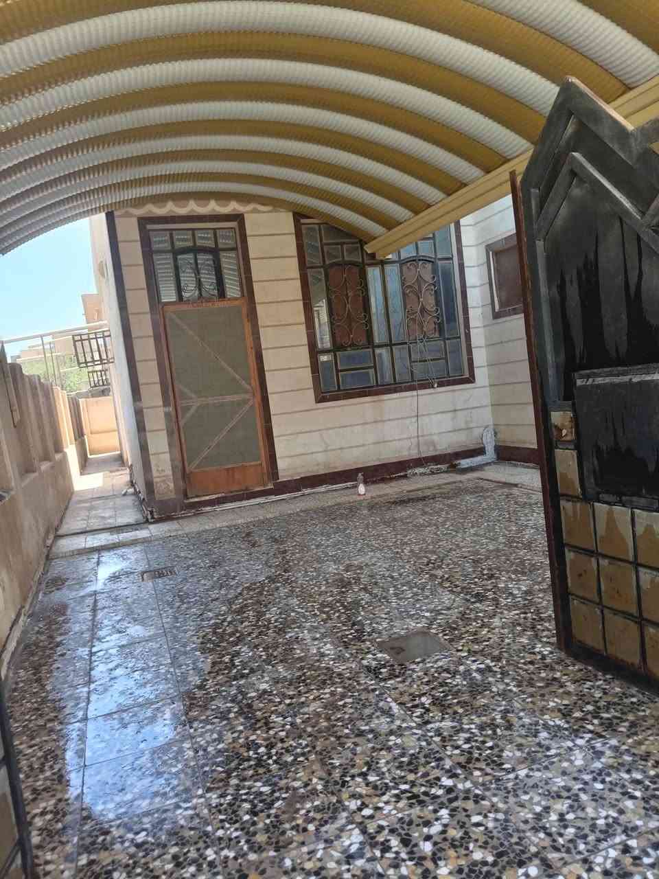 السلام عليكم بيت للبيع المكان العصافير طابقين لاستفسار اتصل على الرقم *********** المساحه240 متر
