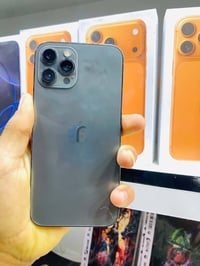 🌹 للبيع آيفون 12 📱 🔹 الجهاز نظيف 🔹 مبدل شاشة وكامرة 🔹 كلشي شغال بيه تم...