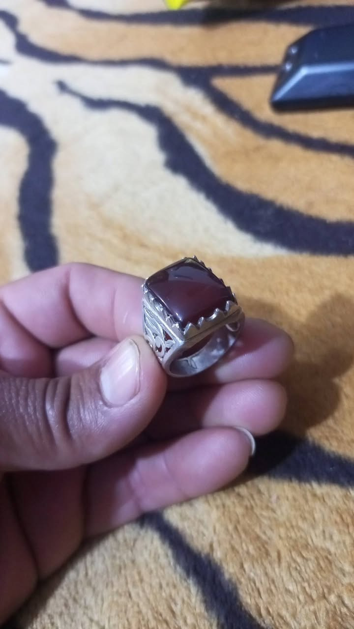 البيع مدينة الصدر مستعجل سعره مناسب ***********
