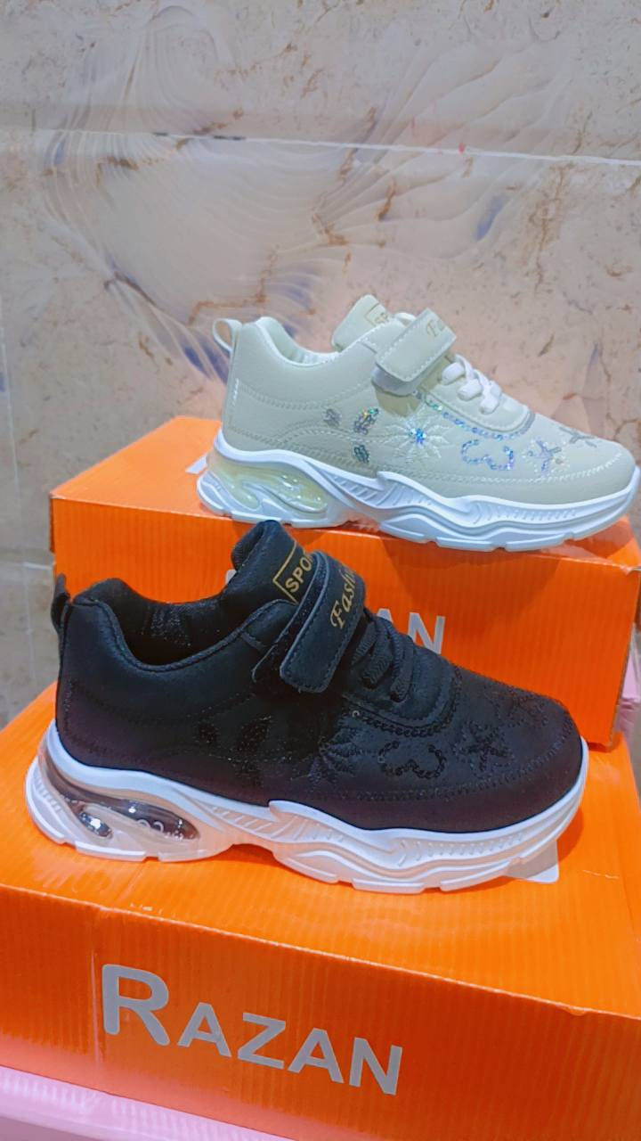 تنزيلات احذيه نسائيه و بناتيه 
جميع القياساتالقياسات و الوان 
ارخص الاسعار 
توصيل ناصريه  
للحجز وتساب ***********
بارخص الاسعار
