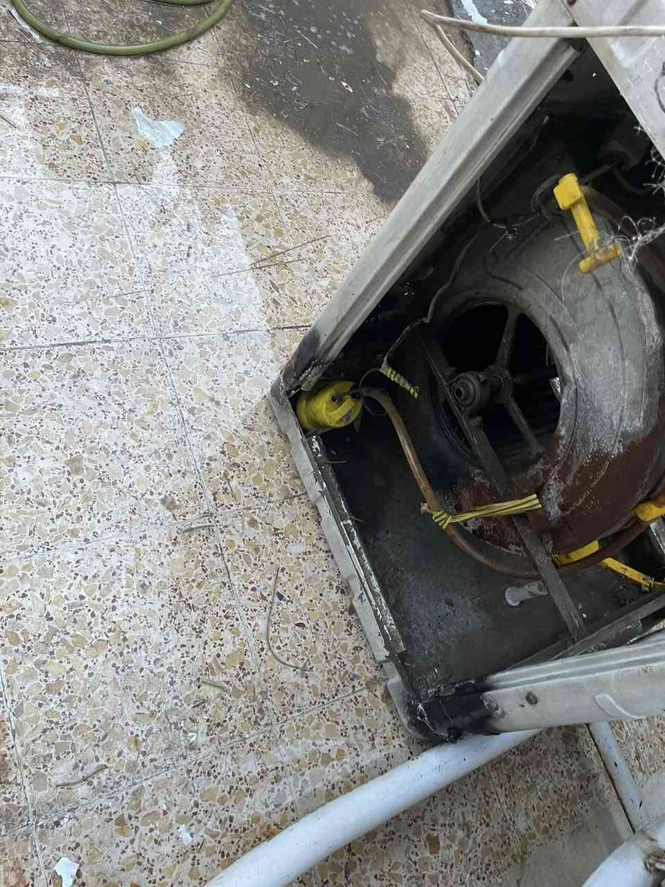 مبردة للبيع حجم وسط
شرط شغالة وعلى الفحص جاهزة 
السعر 75 الف مكاني بغداد الجديدة 

***********
