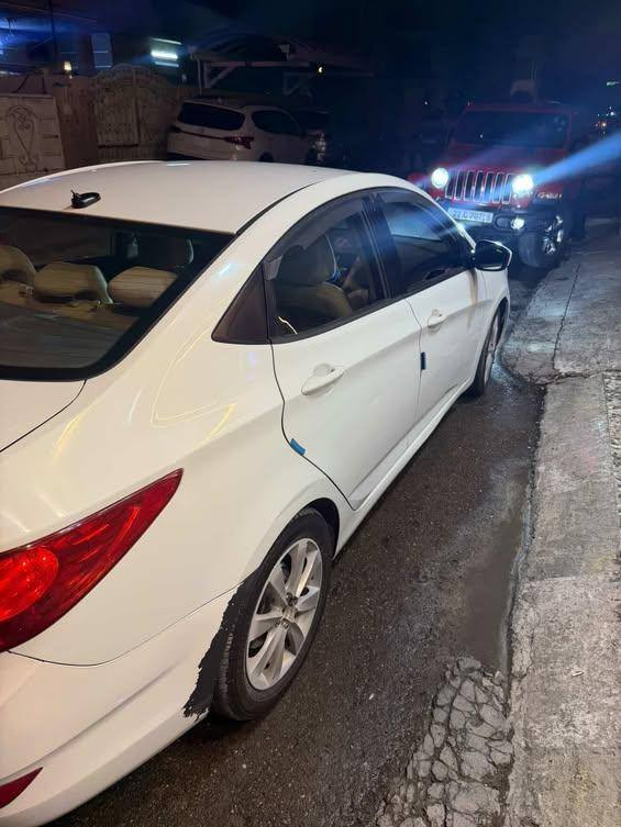 اكسنت للبيع وارد موديل 12نضيفه. باسمي. بغداد. لاتصال ***********بغداد الصليخ
