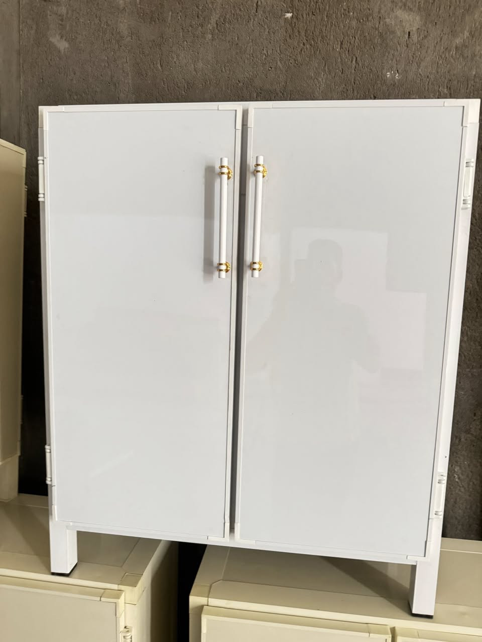 كيشوانية شغل جيد جداً 
قياسات 
94 الارتفاع
30 النزال
78 العرض
السعر جملة مفرد 75
يوجد توصيل


**إذا كنت صاحب هذا الإعلان وتريد حذفه لأي سبب، رجاءا أرسل رسالة إلى الدعم الفني**