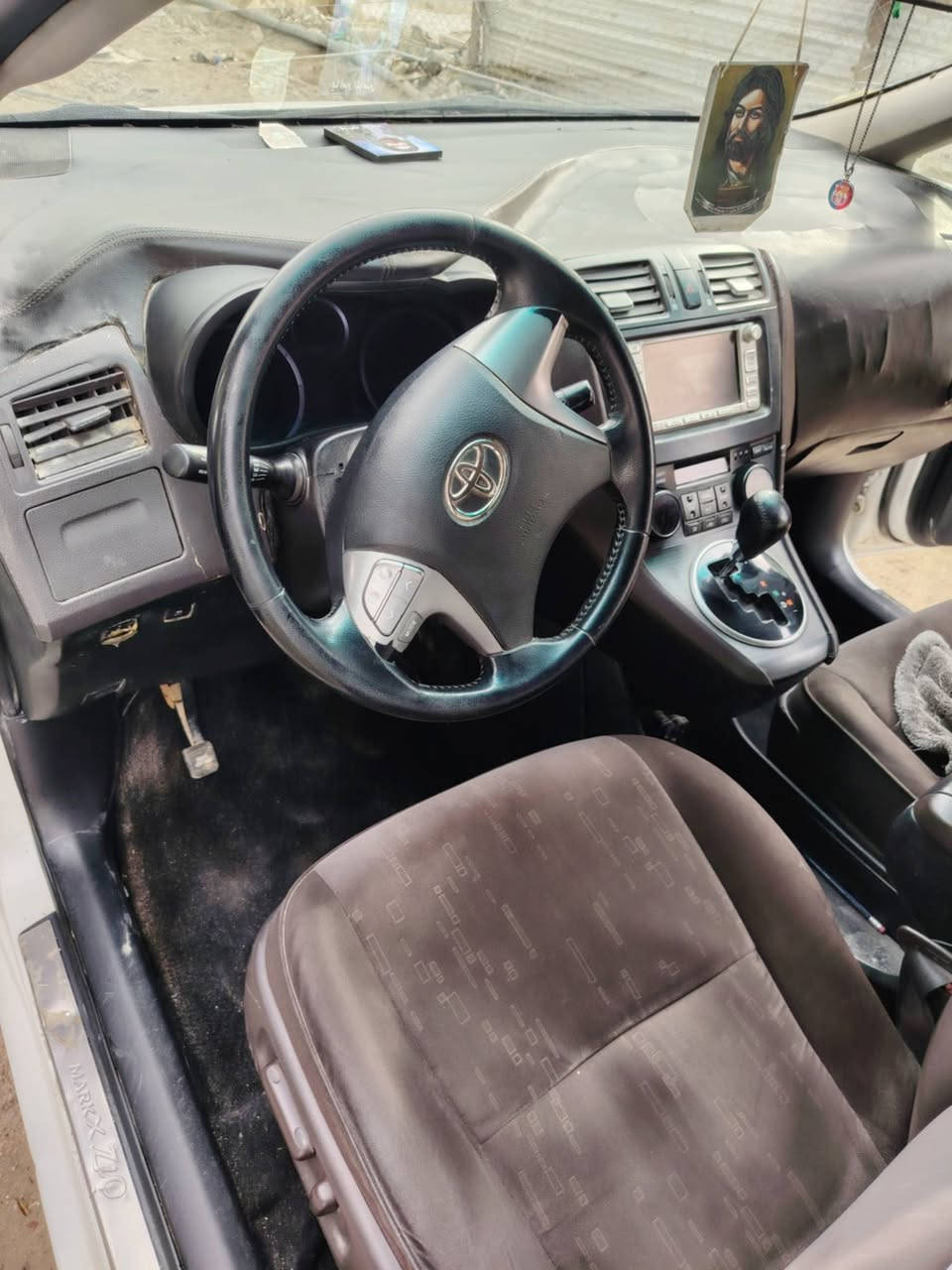 السلام عليكم سياره مارك زيو موديل 2013 مكينه وكير وحداده جديد تواير جديده السياره جاهزه علا الخر تبربد خير من الله السياره ادوات 
رقم الهاتف (***********)
