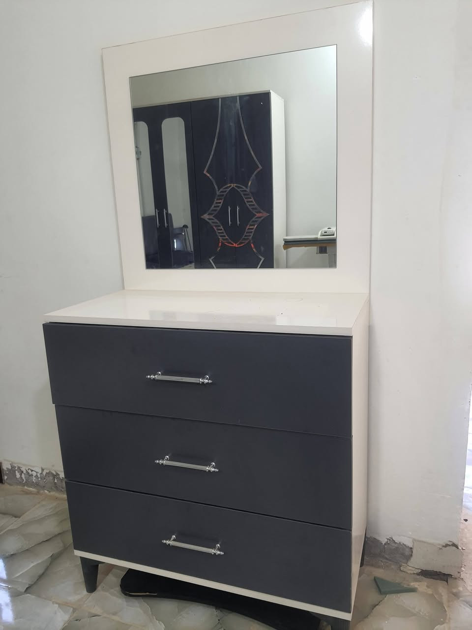 غرفة اخشاب اقتصادية 5 قطع تركي نظيفة جدا (جديدة ). 500 ألف
للإستفسار ***********
