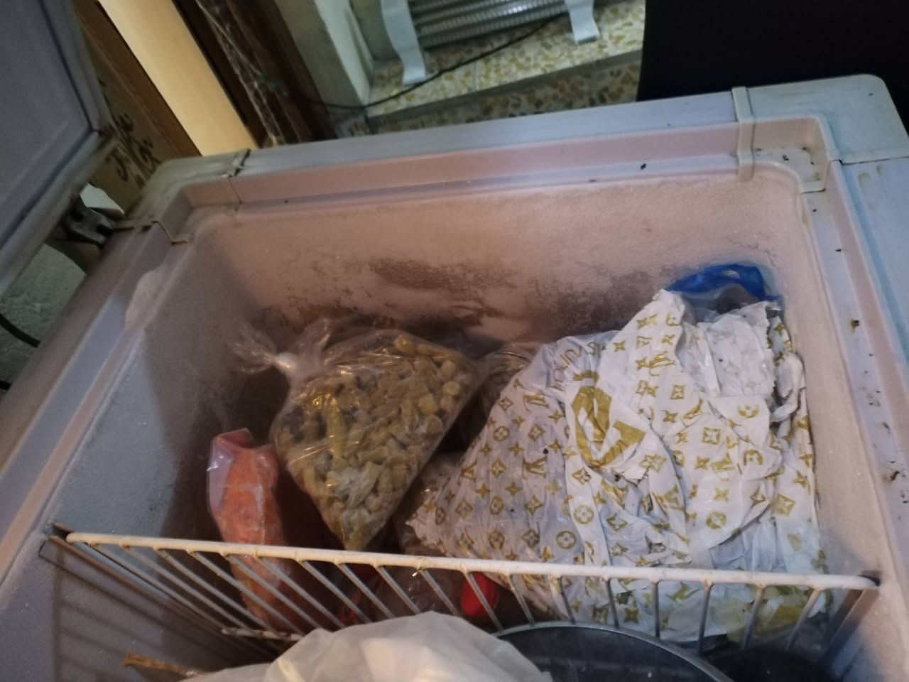 سلام عليكم اغراض بيت نضيفه جدا للبيع لاتصال ***********
