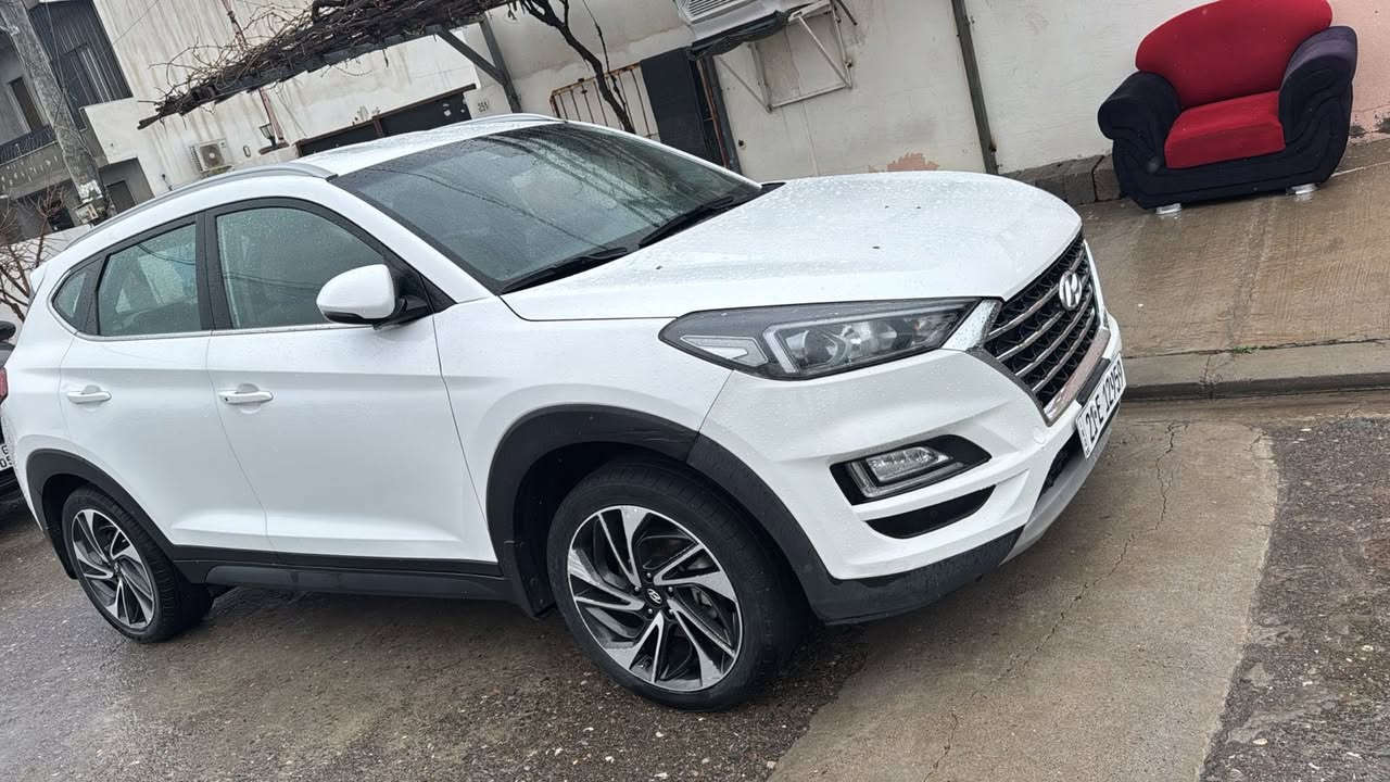 مكلف بلنشر
سلام عليكم 
بيع فقط
هونداي توكسون 2019 وارد خليجي
بدون صبغ تعديل بارد مكانين فقط
مواصفات فول عدا بانوراما
سياره مال بيت بسمي تحويل وكاله. بشرط
رقم سليمانيه جديد سنويه جديد فحص هزه جديد
ماشيه 125 كيلومتر
كير محرك شرط ما مفتوح
مكان سياره اربيل
للاسفسار ***********
