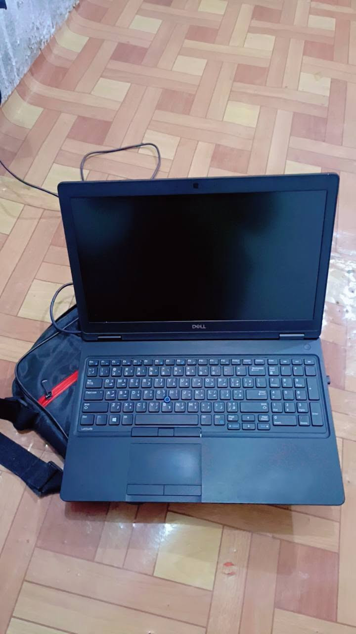 حاسبة للــبيع.. 
cor i5
الجيل السابع 
ذاكرة 256ssd
هارد 8 G
نظافة 95 ٪
شحن اكثر من 6 ساعات..


**إذا كنت صاحب هذا الإعلان وتريد حذفه لأي سبب، رجاءا أرسل رسالة إلى الدعم الفني**