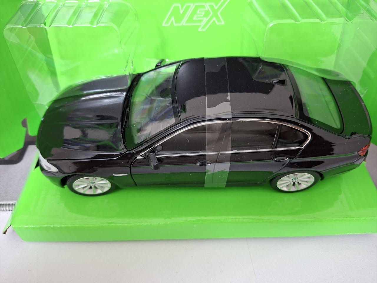 #BMW 535i
Scale 24
#welly انتاج شركة 
فتح ابواب وكبوت
تحكم طاره بالعجل
معاها اداه لفتح الأبواب والكبوت


**إذا كنت صاحب هذا الإعلان وتريد حذفه لأي سبب، رجاءا أرسل رسالة إلى الدعم الفني**