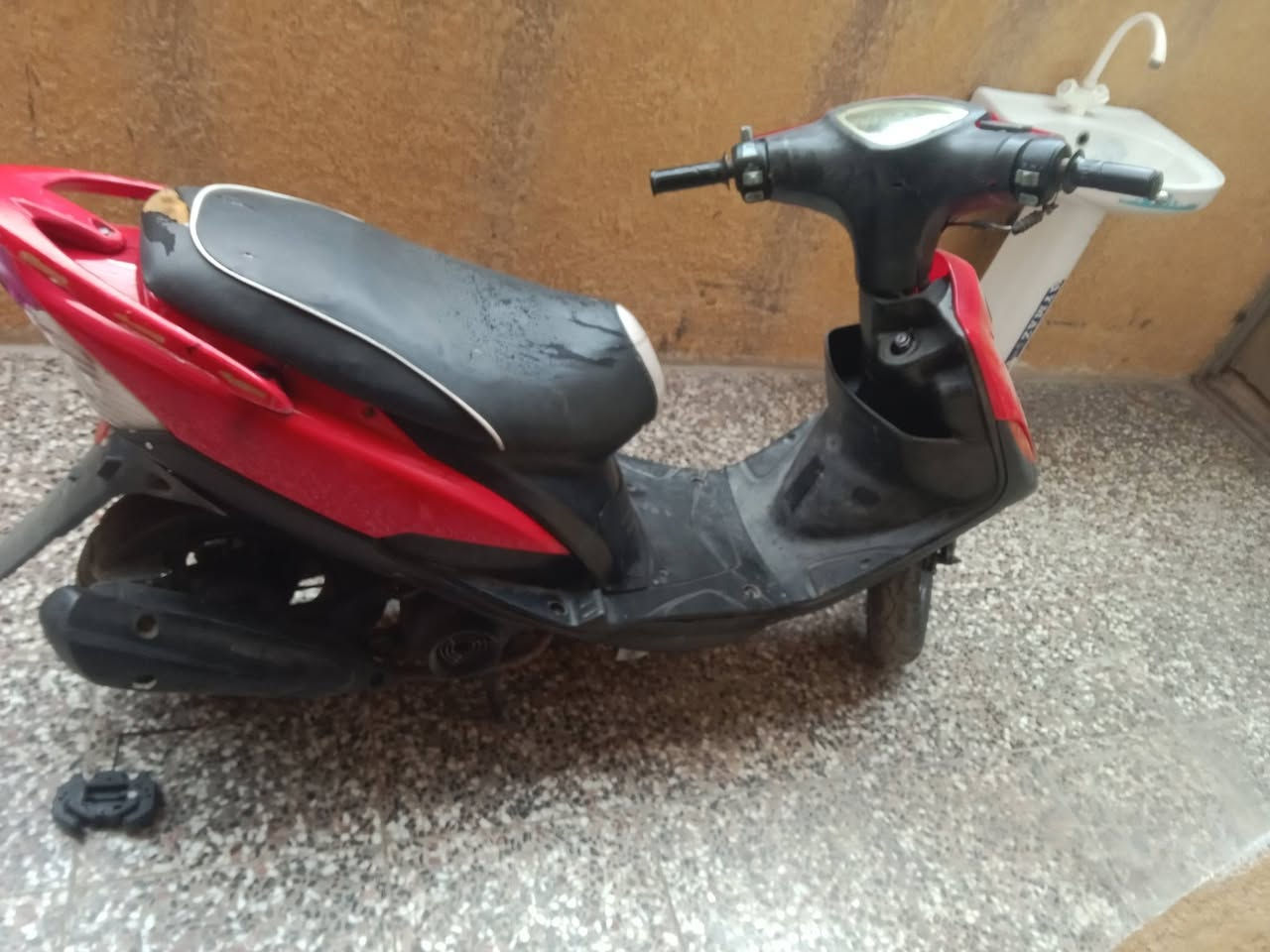 السلام عليكم للبيع دراجه ماكس عدله مكينه كفاله كهربائيات كلها شغله معدل شلعه خير من الله الدراجه السعر 425او بيها مجال قليل حك الجيه مكاني جسر ادياله القديم أو هاذه رقمي ***********
