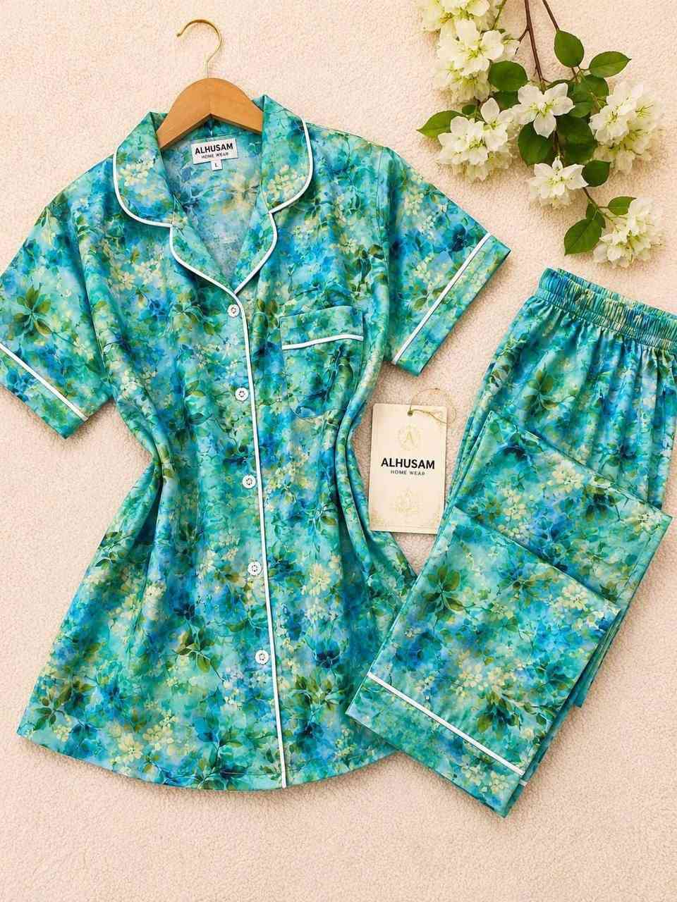تراك نسائي خامه كشمير

 سعر الدرزن 80 الف

قياسات l. Xl. Xxl


**إذا كنت صاحب هذا الإعلان وتريد حذفه لأي سبب، رجاءا أرسل رسالة إلى الدعم الفني**