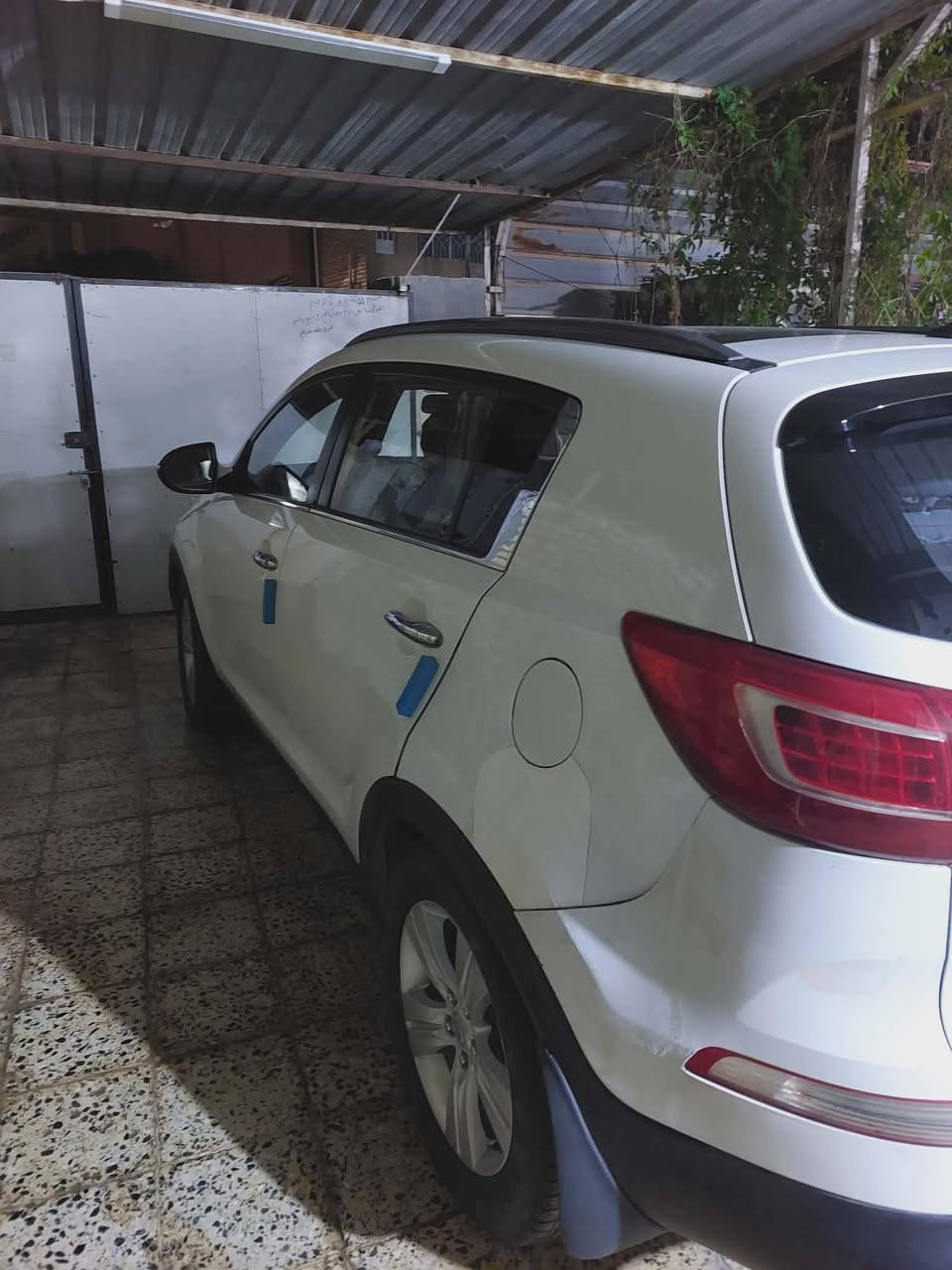 سلام عليكم
سبورتج موديل 13 كفوله بس بيه مكانين باردات كد اصبعين 
رقم كربلاء 
جديده 
مكانه بابل سعر 158 وبيه مجال 
هاتف ***********
