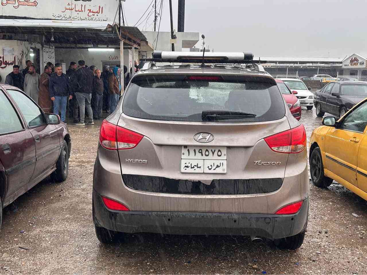 سياره توكسن. 
٢٠١٢

سياره نضيف مال بيت قطره صبغ مابيها. فول موصفات عده الفتحه بانوراما 
بطاقه بانزين و سنويه ب اسمي. 

شراي فقط يتواصل عل رقم
*********** كركوك, العراق
