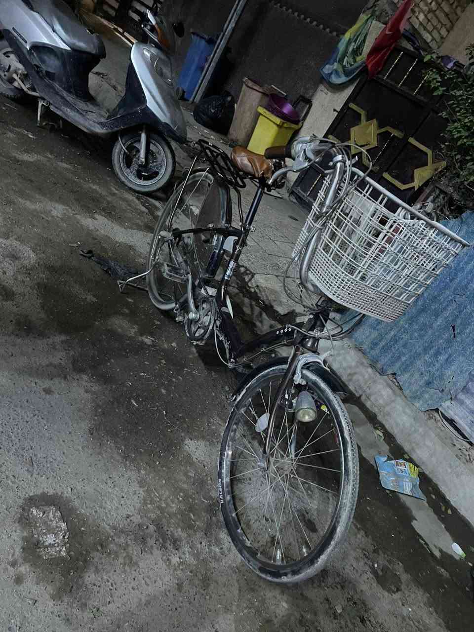 السلام عليكم من رخصه الادمن
بايسكل شحن ياباني مابيه اي نقص بس بطارية وبيه نمرات 
الصينية مالته موجودة والقفل مالته همين بس اني شايلهن
لأن جديدات 
التواصل على هذا الرقم *********** واتساب
السعر:120وبيه مجال
