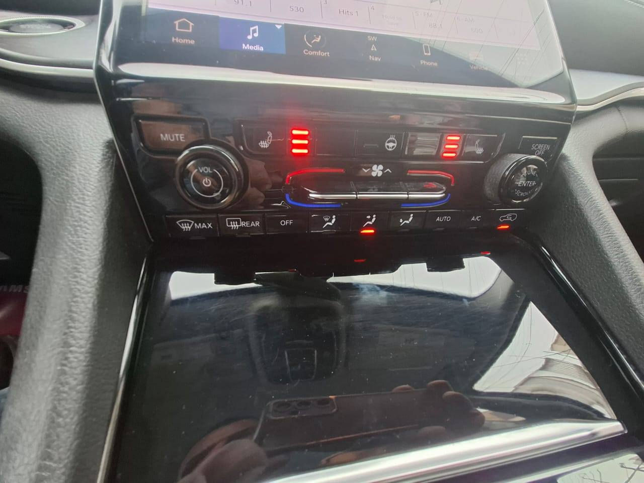 سلام عليكم جيب موديل ٢٣ لمتدد فوووول عدة الفتحة ٧راكب منفصل تبريد ثلاث قطع ماشية ١٠ بدون ايرباك بدون دواخل بدنة راديترات تبريد دعامية شركة حادث جاملغ وبنيد بدوووووون داخل رقم بغداد دخول جديد اورقم جديد سعر 30 اخوان الشراي يتصل اوكل الهلا ما اصور اكو هيج سعر  هاتف *********** تحياتي للجميع
