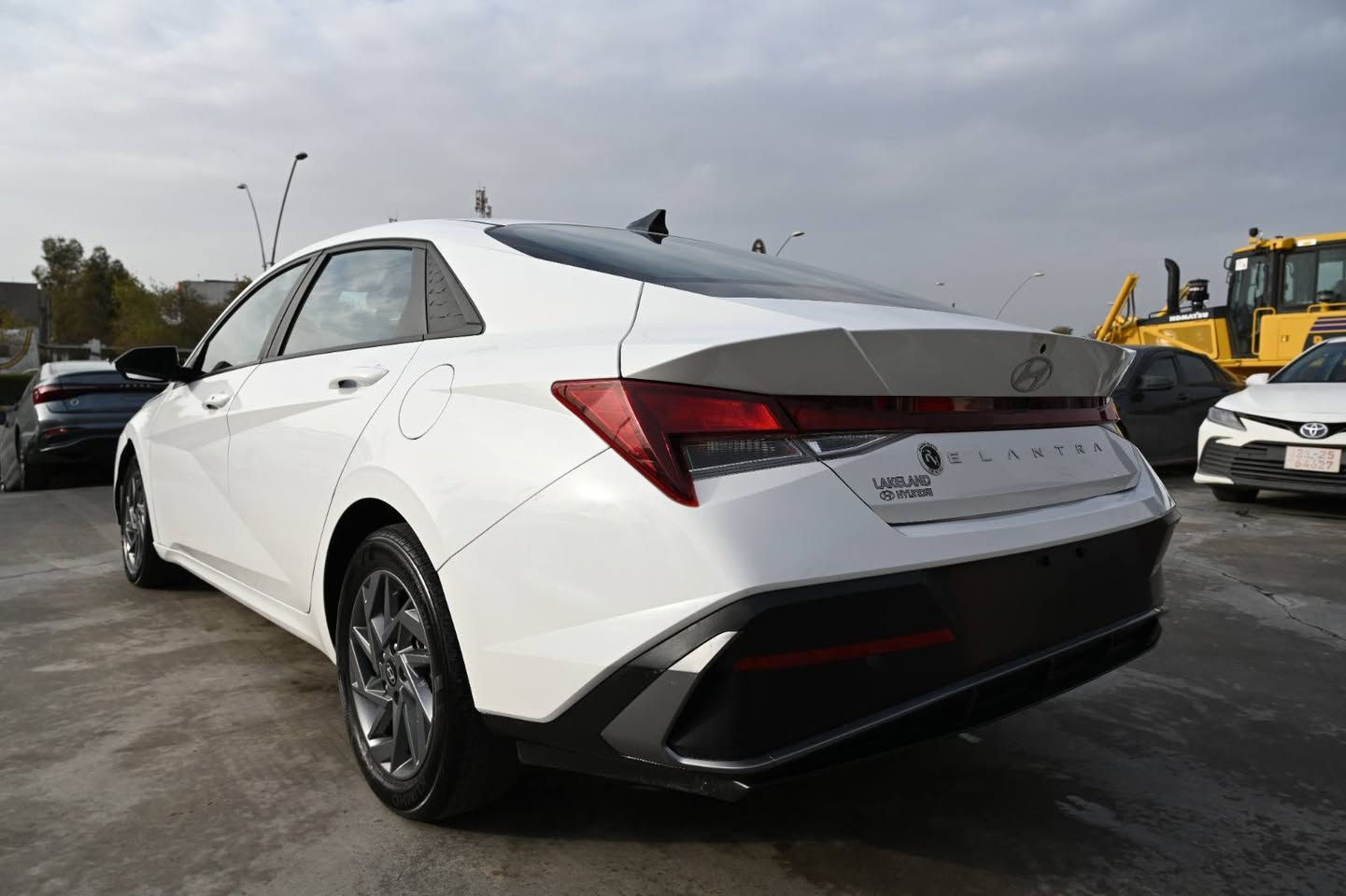 HYUNDAI ELANTRA SEL 2024
النترا 2024 

وارد أمريكي بدون إيرباك ✅️
⚙️محرك 4 سلندر 2,0L 

فول مواصفات SEL 
شاشة تدعم Apple CarPlay, Android auto 

▫️تبريد قطعتين
▫️فرملة طوارئ 
▫️نظام تحذير من التصادم 
▫️نقاط عمياء
▫️كاميرا خلفية

السعر 15,500$ 

ماشية 25 ألف 
مكان السيارة أربيل شارع١٠٠ 
ـــــــــــــــــــــــــــــــــــــــــــــــــ
للإستفسار 
*********** إتصال أو واتساب

 #ألنترا #للبيع

فول
