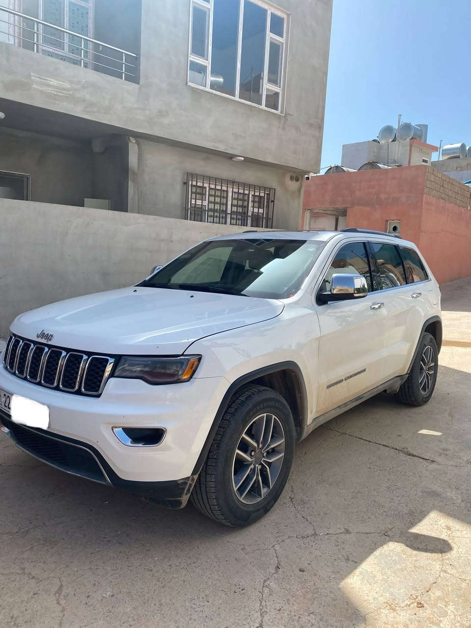 جيب كراند شيروكي
السلام عليكم سياره جيب كراند شيروكي 2020 وارد امريكي محرك (هيمي -5700) السياره كلين بس بيها طختين بارد ولون الداخل بيجي والسياره ماشيه 184000كم وليس مايل كير ومحرك بشرط والسياره رقم اربيل باسمي تحويل ثاني يوم سعرها 30 الف دولار وبيها مجال /هـ: *********** 📱
