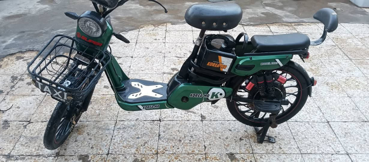 السلام  موطور للبيع شرط كلشي مابي حجم 20  السعر 225وبي مجال ***********
