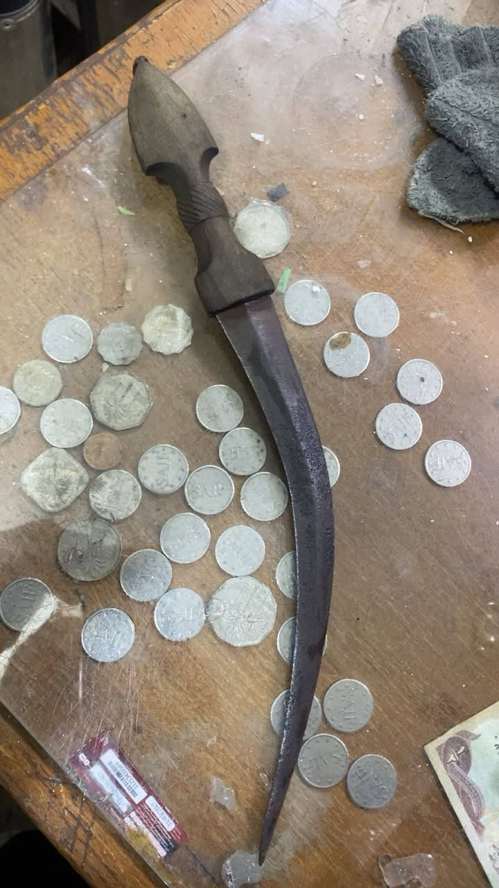 خنجر قديم للبيع ***********
