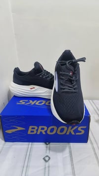 بروكس أصلي • قياس ٤٥ • توصيل محافظات