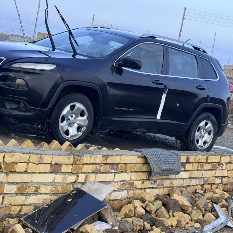 السلام عليكم جيب شيروكي 2400رقم ميسان بيهه رشات صبغ ابيع مصبوغه حزام مكانها ميسان للبيع او مراوس باقل منها لان محتاج الفرق للاستفسار اكثر ***********
